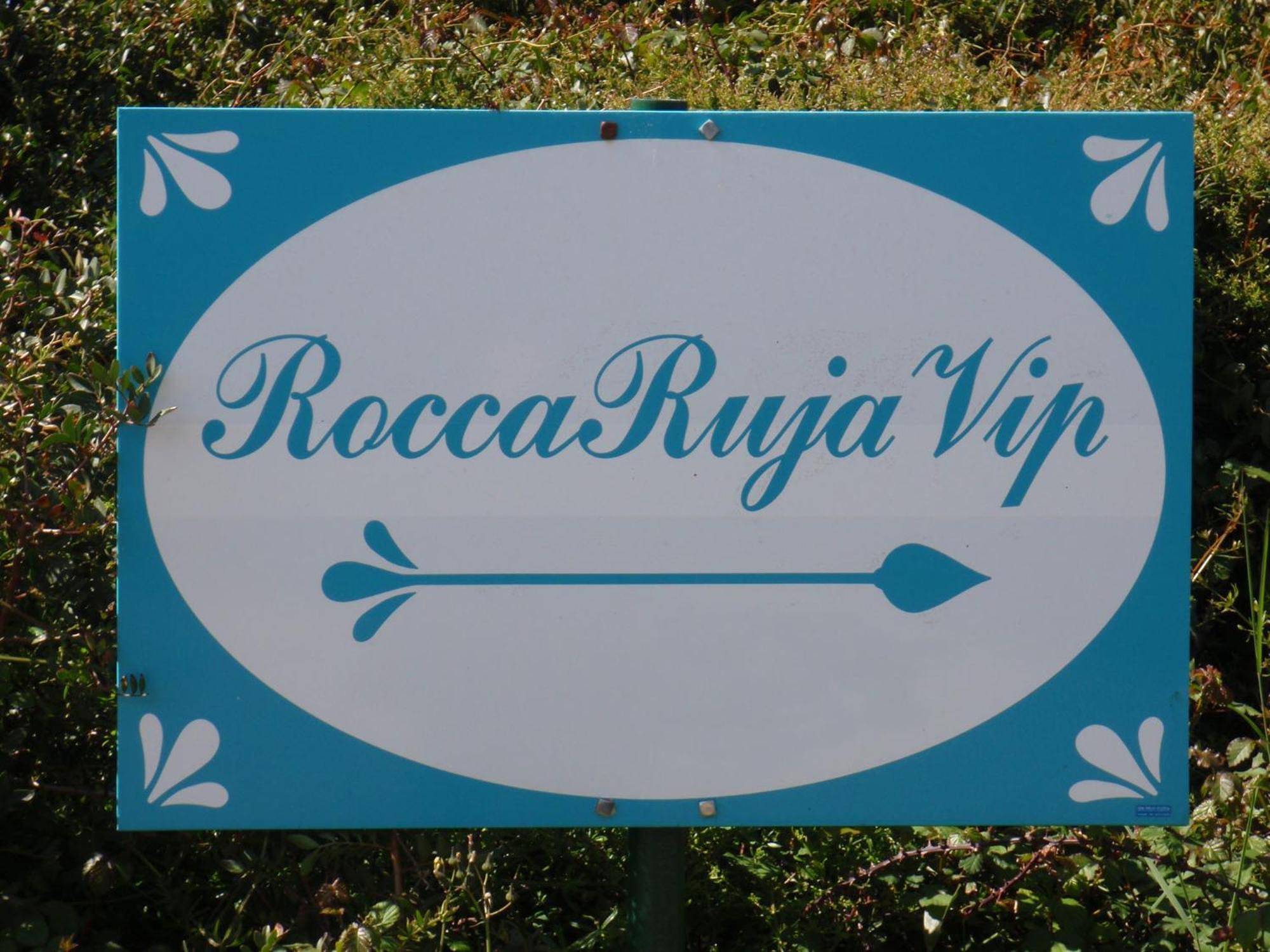 Rocca Ruja Vip Aparthotel Стинтино Стая снимка